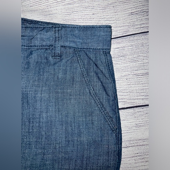 Old Navy Medium Blue💙soft denim shorts. Gently worn no stains, holes or rips. - Picture 5 of 12